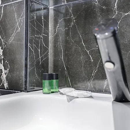 Mykeypers - Lovely With Jacuzzi