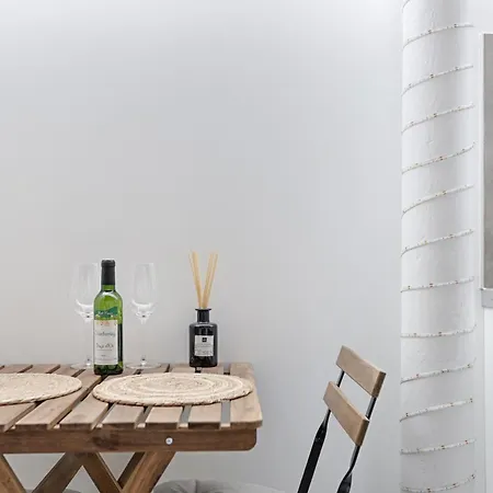 Mykeypers - Lovely With Jacuzzi Apartman