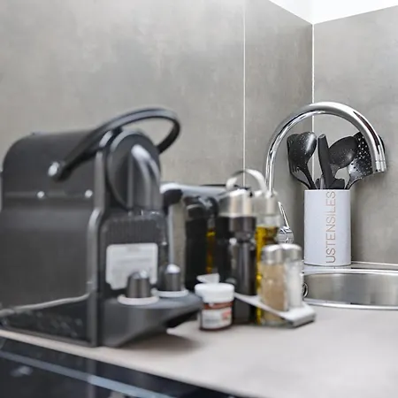 Mykeypers - Lovely With Jacuzzi Apartment *
