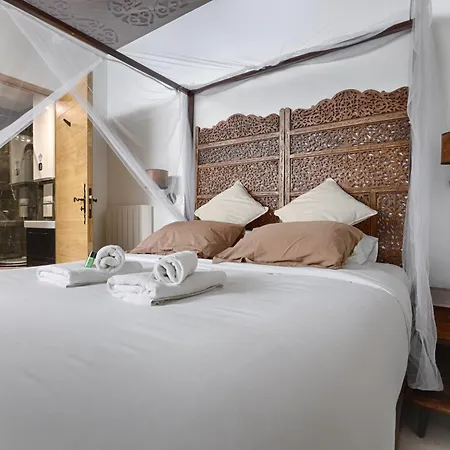 Mykeypers - Lovely With Jacuzzi Apartament Paryż